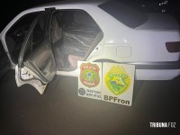 BPFRON e PF apreendem veículo carregado de cigarros contrabandeados do Paraguai em Foz do Iguaçu BPFRON e PF apreendem veículo carregado de cigarros contrabandeados do Paraguai em Foz do Iguaçu