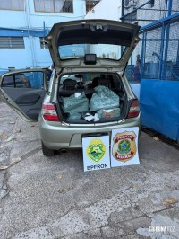 PF, PM e RF aprendem carro com contrabando em um hotel na Vila Portes PF, PM e RF aprendem carro com contrabando em um hotel na Vila Portes
