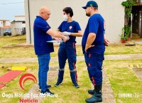 Guarda Municipal atende local de morte após vizinhos sentirem mau cheiro em apartamento no Angatuba Guarda Municipal atende local de morte após vizinhos sentirem mau cheiro em apartamento no Angatuba