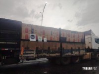 FICCO/PR apreende duas carretas e prende dois paraguaios com 603 caixas de cigarros em Santa Terezinha de Itaipu FICCO/PR apreende duas carretas e prende dois paraguaios com 603 caixas de cigarros em Santa Terezinha de Itaipu