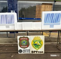 Policia Federal e PMPR apreendem contrabando na barranca do Rio Paraná em Foz do Iguaçu Policia Federal e PMPR apreendem contrabando na barranca do Rio Paraná em Foz do Iguaçu