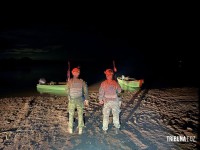 PF e PM apreendem 1.107,5 Kg de maconha, caminhonete e duas embarcações em Santa Helena PF e PM apreendem 1.107,5 Kg de maconha, caminhonete e duas embarcações em Santa Helena