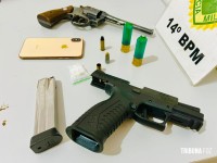 PM apreende armas de fogo e veículo abandonado no Jardim São Paulo em Foz do Iguaçu PM apreende armas de fogo e veículo abandonado no Jardim São Paulo em Foz do Iguaçu