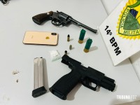 PM apreende armas de fogo e veículo abandonado no Jardim São Paulo em Foz do Iguaçu PM apreende armas de fogo e veículo abandonado no Jardim São Paulo em Foz do Iguaçu
