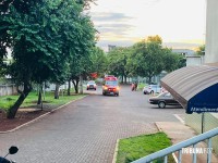 Homem é agredido com pedrada e esfaqueado durante assalto na Vila Yolanda Homem é agredido com pedrada e esfaqueado durante assalto na Vila Yolanda