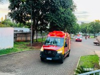 Homem é agredido com pedrada e esfaqueado durante assalto na Vila Yolanda Homem é agredido com pedrada e esfaqueado durante assalto na Vila Yolanda