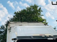 Carreta furtada é recuperada após rastro de destruição na Vila Miranda em Foz do Iguaçu Carreta furtada é recuperada após rastro de destruição na Vila Miranda em Foz do Iguaçu