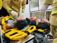 Casal é esfaqueado no bairro Jardim Dourado e encaminhado em estado grave ao hospital Casal é esfaqueado no bairro Jardim Dourado e encaminhado em estado grave ao hospital