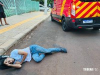 Manobra de “grau” termina em queda e deixa motociclista ferido no Bairro Três Bandeiras Manobra de “grau” termina em queda e deixa motociclista ferido no Bairro Três Bandeiras