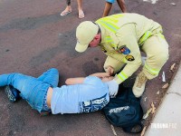 Manobra de “grau” termina em queda e deixa motociclista ferido no Bairro Três Bandeiras Manobra de “grau” termina em queda e deixa motociclista ferido no Bairro Três Bandeiras