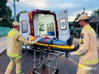 Manobra de “grau” termina em queda e deixa motociclista ferido no Bairro Três Bandeiras Manobra de “grau” termina em queda e deixa motociclista ferido no Bairro Três Bandeiras