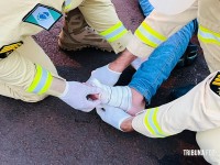 Manobra de “grau” termina em queda e deixa motociclista ferido no Bairro Três Bandeiras Manobra de “grau” termina em queda e deixa motociclista ferido no Bairro Três Bandeiras