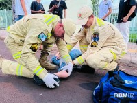 Manobra de “grau” termina em queda e deixa motociclista ferido no Bairro Três Bandeiras Manobra de “grau” termina em queda e deixa motociclista ferido no Bairro Três Bandeiras