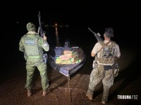 Polícia Federal e PMPR interceptam embarcação com 677,1 Kg de droga em Santa Helena Polícia Federal e PMPR interceptam embarcação com 677,1 Kg de droga em Santa Helena