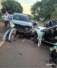 Colisão entre três veículos deixa dois feridos na Rodovia PY-07 em Hernandarias Colisão entre três veículos deixa dois feridos na Rodovia PY-07 em Hernandarias