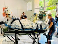 Vítima de explosão em apartamento é transferida em estado gravíssimo para hospital referência Vítima de explosão em apartamento é transferida em estado gravíssimo para hospital referência