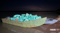 PF e PM apreendem embarcação com 60 mil maços de cigarros no Lago de Itaipu região de Missal PF e PM apreendem embarcação com 60 mil maços de cigarros no Lago de Itaipu região de Missal