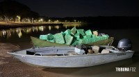 PF e PM apreendem embarcação com 60 mil maços de cigarros no Lago de Itaipu região de Missal PF e PM apreendem embarcação com 60 mil maços de cigarros no Lago de Itaipu região de Missal