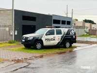 Delegacia de Homicídios e Policia Cientifica fazer perícia em caminhonete perseguida e metralhada no Bairro Três Lagoas Delegacia de Homicídios e Policia Cientifica fazer perícia em caminhonete perseguida e metralhada no Bairro Três Lagoas