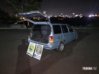 PF e PMPR apreendem dois veículos carregados com pneus contrabandeados em Foz do Iguaçu PF e PMPR apreendem dois veículos carregados com pneus contrabandeados em Foz do Iguaçu