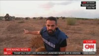 Soldados israelenses agridem equipe da CNN na Cisjordânia Soldados israelenses agridem equipe da CNN na Cisjordânia