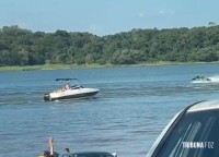 Criança é flagrada pilotando Jet ski sozinha na prainha de Três Lagoas Criança é flagrada pilotando Jet ski sozinha na prainha de Três Lagoas