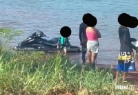 Criança é flagrada pilotando Jet ski sozinha na prainha de Três Lagoas Criança é flagrada pilotando Jet ski sozinha na prainha de Três Lagoas