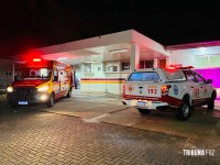 Carro passa atirando e deixa três pessoas em estado gravíssimo no Bairro Jardim São Paulo Carro passa atirando e deixa três pessoas em estado gravíssimo no Bairro Jardim São Paulo