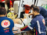 Carro passa atirando e deixa três pessoas em estado gravíssimo no Bairro Jardim São Paulo Carro passa atirando e deixa três pessoas em estado gravíssimo no Bairro Jardim São Paulo