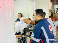 Carro passa atirando e deixa três pessoas em estado gravíssimo no Bairro Jardim São Paulo Carro passa atirando e deixa três pessoas em estado gravíssimo no Bairro Jardim São Paulo