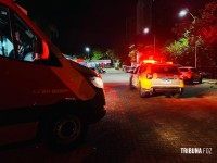 Carro passa atirando e deixa três pessoas em estado gravíssimo no Bairro Jardim São Paulo Carro passa atirando e deixa três pessoas em estado gravíssimo no Bairro Jardim São Paulo