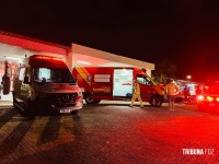 Carro passa atirando e deixa três pessoas em estado gravíssimo no Bairro Jardim São Paulo Carro passa atirando e deixa três pessoas em estado gravíssimo no Bairro Jardim São Paulo