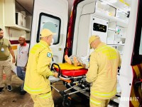 Carro passa atirando e deixa três pessoas em estado gravíssimo no Bairro Jardim São Paulo Carro passa atirando e deixa três pessoas em estado gravíssimo no Bairro Jardim São Paulo