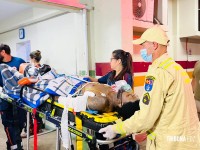 Carro passa atirando e deixa três pessoas em estado gravíssimo no Bairro Jardim São Paulo Carro passa atirando e deixa três pessoas em estado gravíssimo no Bairro Jardim São Paulo