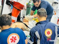 Carro passa atirando e deixa três pessoas em estado gravíssimo no Bairro Jardim São Paulo Carro passa atirando e deixa três pessoas em estado gravíssimo no Bairro Jardim São Paulo