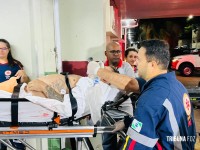 Carro passa atirando e deixa três pessoas em estado gravíssimo no Bairro Jardim São Paulo Carro passa atirando e deixa três pessoas em estado gravíssimo no Bairro Jardim São Paulo