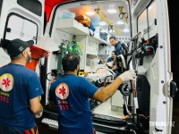 Carro passa atirando e deixa três pessoas em estado gravíssimo no Bairro Jardim São Paulo Carro passa atirando e deixa três pessoas em estado gravíssimo no Bairro Jardim São Paulo