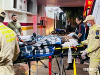 Carro passa atirando e deixa três pessoas em estado gravíssimo no Bairro Jardim São Paulo Carro passa atirando e deixa três pessoas em estado gravíssimo no Bairro Jardim São Paulo