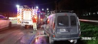 Bombeiros interveem em incêndio veicular na Av. das Cataratas Bombeiros interveem em incêndio veicular na Av. das Cataratas
