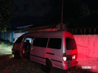 Van carregada com celulares é apreendida após motorista bater e fugir no Jardim das Palmeiras Van carregada com celulares é apreendida após motorista bater e fugir no Jardim das Palmeiras