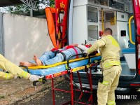 Mulher é esfaqueada pede socorro em casa de recuperação em Foz do Iguaçu Mulher é esfaqueada pede socorro em casa de recuperação em Foz do Iguaçu