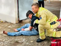 Mulher é esfaqueada pede socorro em casa de recuperação em Foz do Iguaçu Mulher é esfaqueada pede socorro em casa de recuperação em Foz do Iguaçu