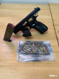 Policia Federal monitora, acompanha e prende homem com eletrônicos e arma na cidade de Medianeira Policia Federal monitora, acompanha e prende homem com eletrônicos e arma na cidade de Medianeira