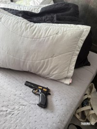 Policia Federal monitora, acompanha e prende homem com eletrônicos e arma na cidade de Medianeira Policia Federal monitora, acompanha e prende homem com eletrônicos e arma na cidade de Medianeira