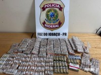 Passageiro é preso com medicamentos contrabandeados no Aeroporto de Foz do Iguaçu Passageiro é preso com medicamentos contrabandeados no Aeroporto de Foz do Iguaçu