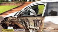 Acidente na PR-495 deixa dois feridos após colisão entre carro e caminhão em Santa Helena Acidente na PR-495 deixa dois feridos após colisão entre carro e caminhão em Santa Helena
