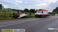 Veículo com mãe e filhos capota após motorista tentar evitar batida frontal em Santa Helena Veículo com mãe e filhos capota após motorista tentar evitar batida frontal em Santa Helena