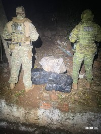 PF e PM apreendem 105,2 quilos de maconha na região da Av. Beira Rio às margens do Rio Paraná PF e PM apreendem 105,2 quilos de maconha na região da Av. Beira Rio às margens do Rio Paraná
