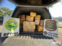 BPFRON e Polícia Federal apreendem 795,1 Kg de maconha no Jardim Jupira em Foz do Iguaçu BPFRON e Polícia Federal apreendem 795,1 Kg de maconha no Jardim Jupira em Foz do Iguaçu
