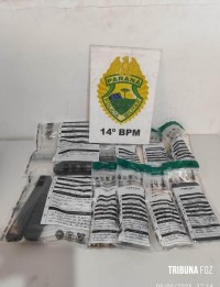 PM cumpre mandado de prisão e apreende arma, munições e drogas na região da Vila A em Foz do Iguaçu PM cumpre mandado de prisão e apreende arma, munições e drogas na região da Vila A em Foz do Iguaçu